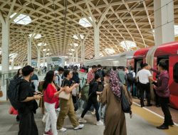 Saat Liburan Sekolah, Penumpang Whoosh Kembali Tembus 23 Ribu Orang Per Hari