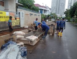 Turap Saluran Air di Jalan Sunter Indah Tuntas Diperbaiki
